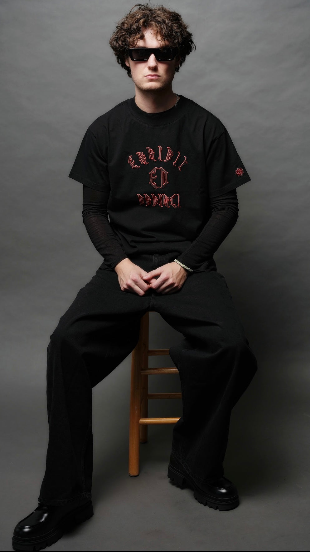 Exhibit Davinci 'Signature' T- Shirts